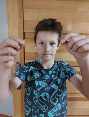 Miniaturka: Magiczna podróż z Karolcią – odkrywamy tajemnice niebieskiego koralika